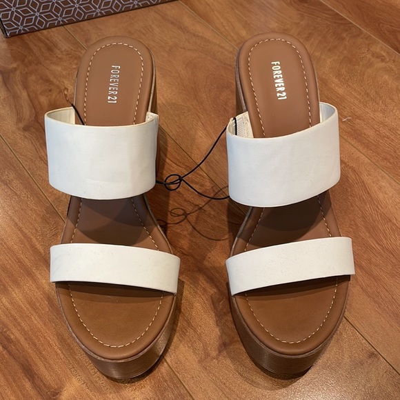 NEW heels - Picture 2 of 4